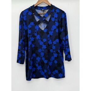 Bold elements cut to curve top 3/4 sleeve 2X Dark Blue Floral Stretch Career